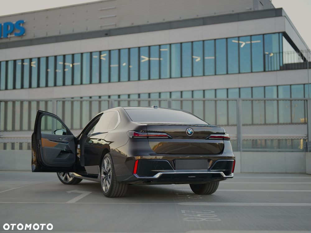 BMW Seria 7 - 8