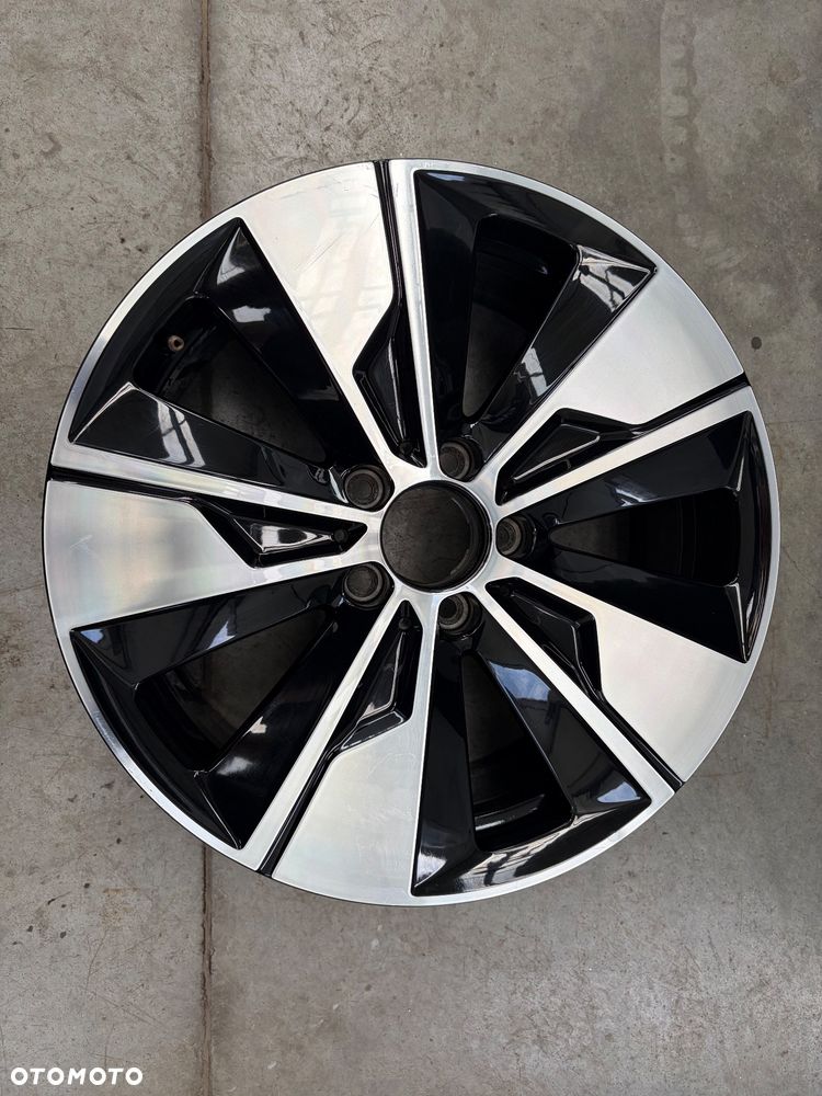 FELGA ALUMINIOWA MERCEDES VITO W447 7,5J 18" ET52 5X112 A4474015500