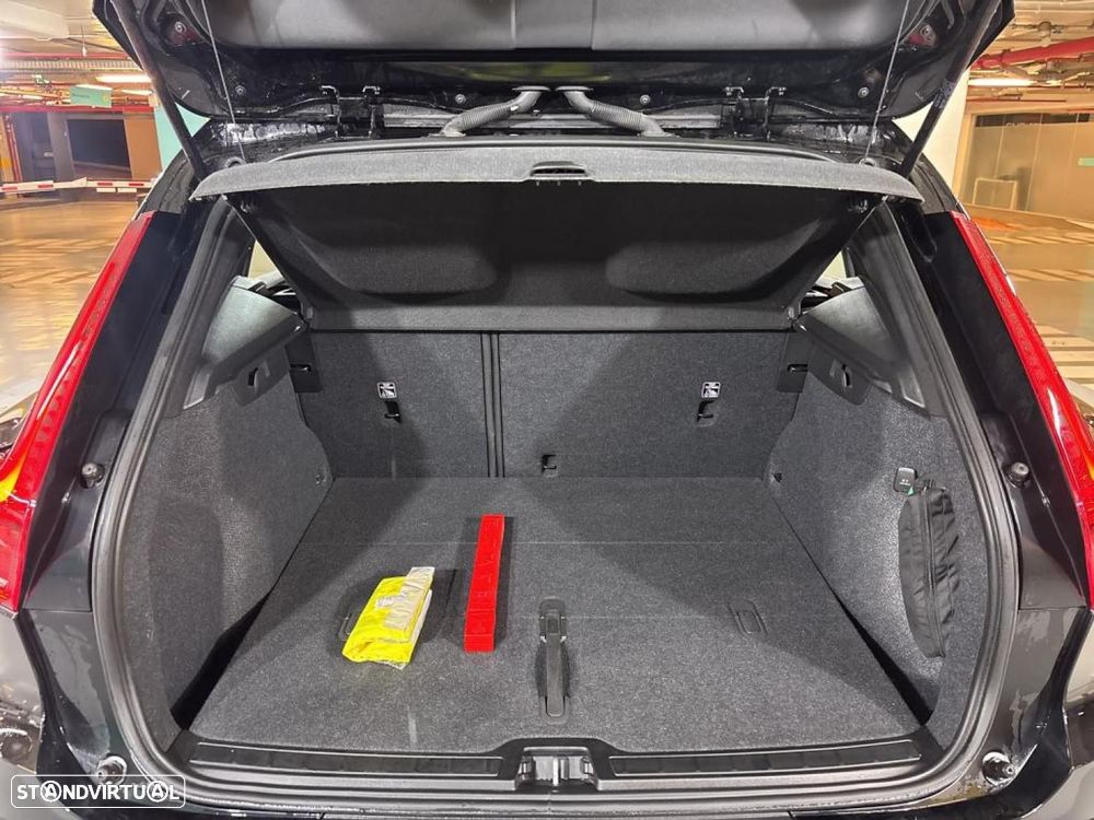 Volvo XC 40 1.5 T2 Momentum Core - 18
