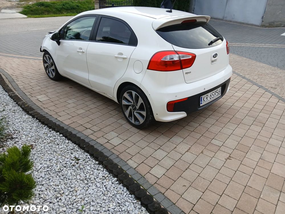 Kia Rio 1.4 L - 4