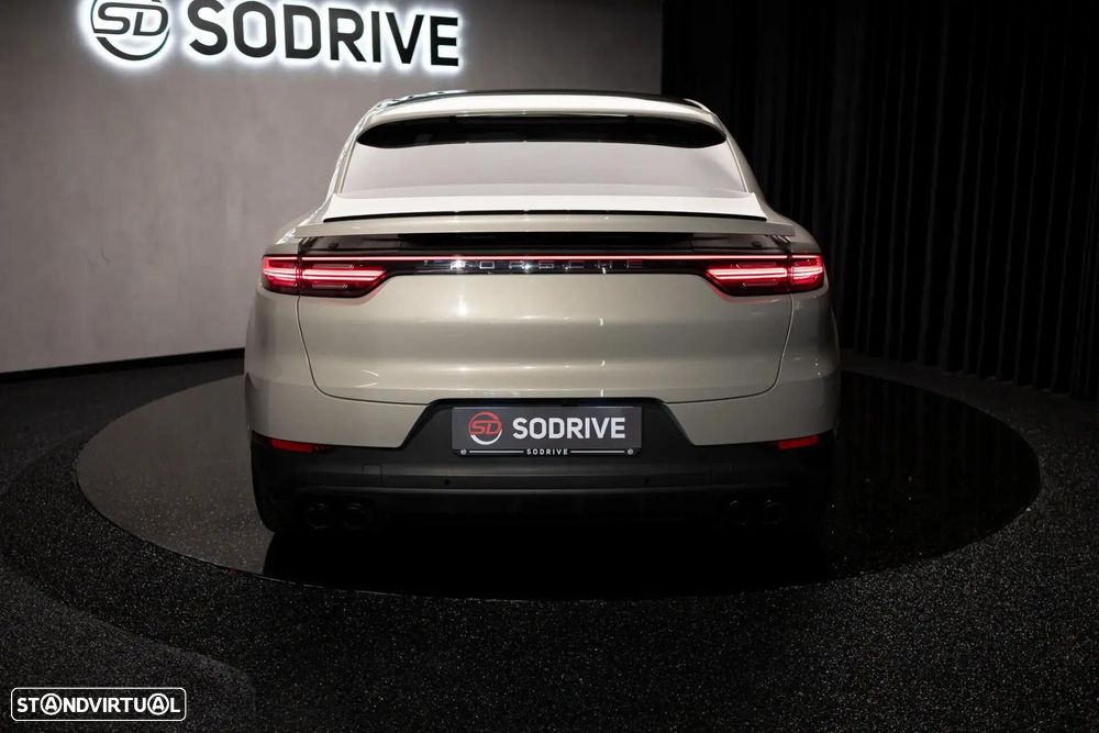 Porsche Cayenne Coupé E-Hybrid - 43