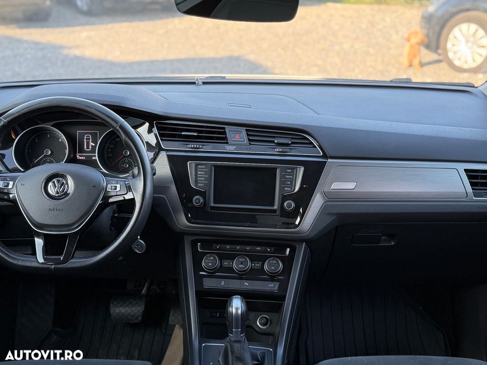 Volkswagen Touran - 9