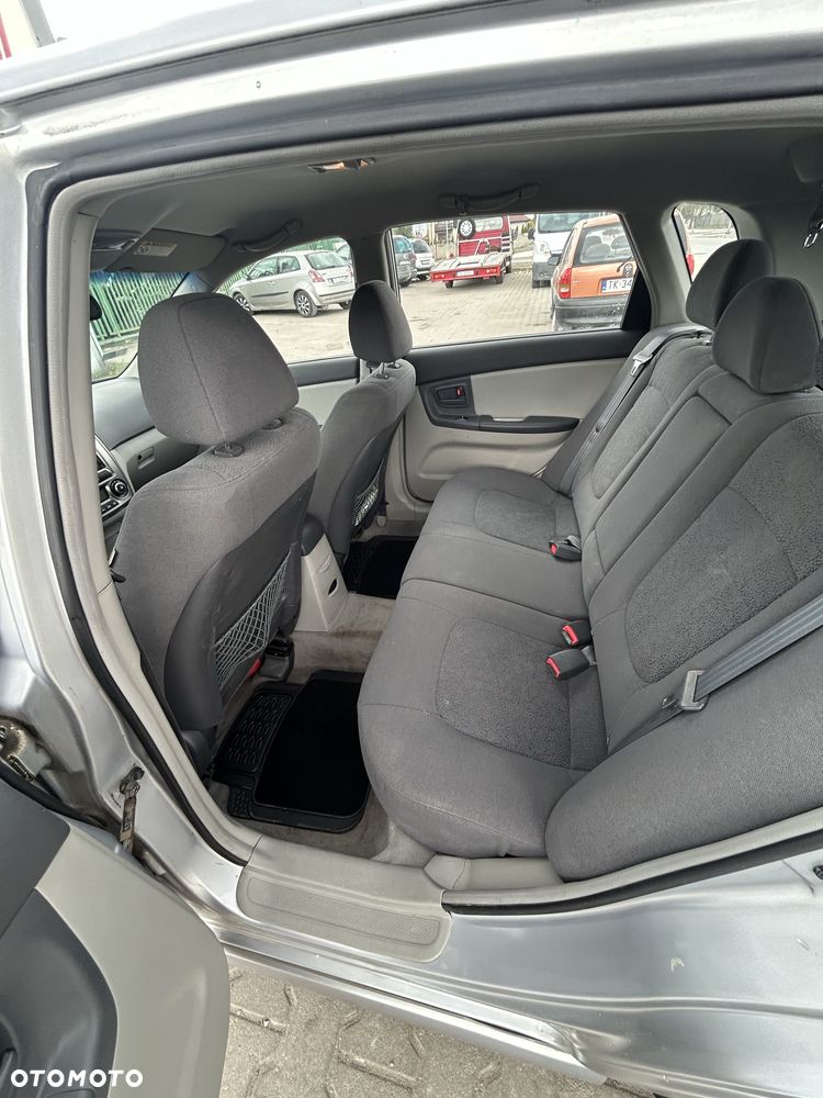 Kia Cerato - 8