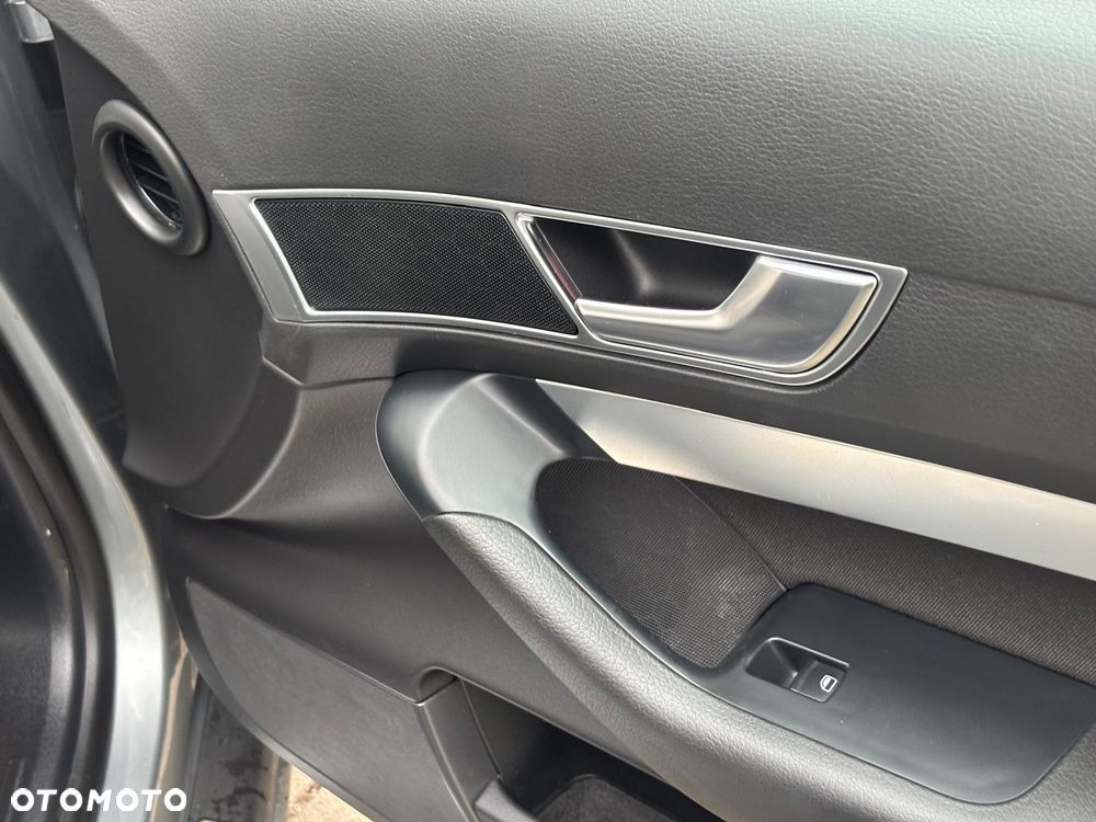 Audi A6 Avant 2.0 TDI Multitronic - 33