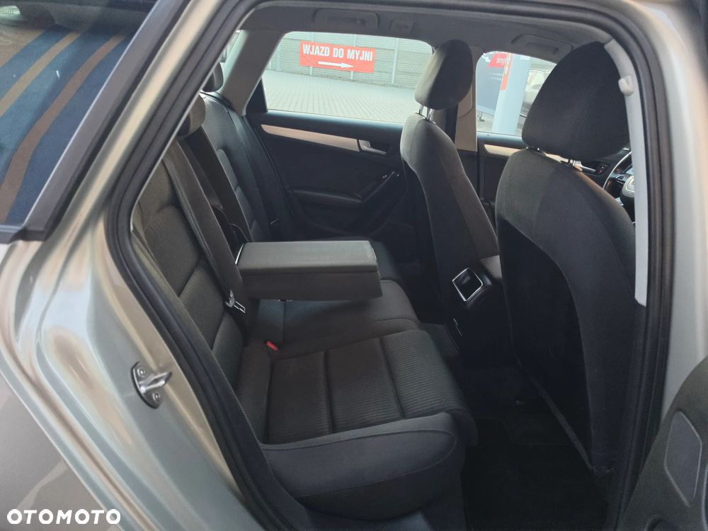 Audi A4 Avant 2.0 TDI Quattro S tronic - 28