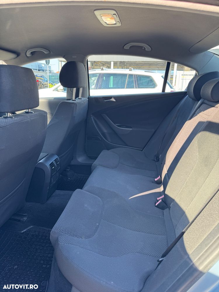 Volkswagen Passat 1.9 TDI Comfortline - 8