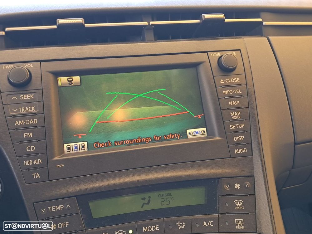Toyota Prius 1.8 - 8