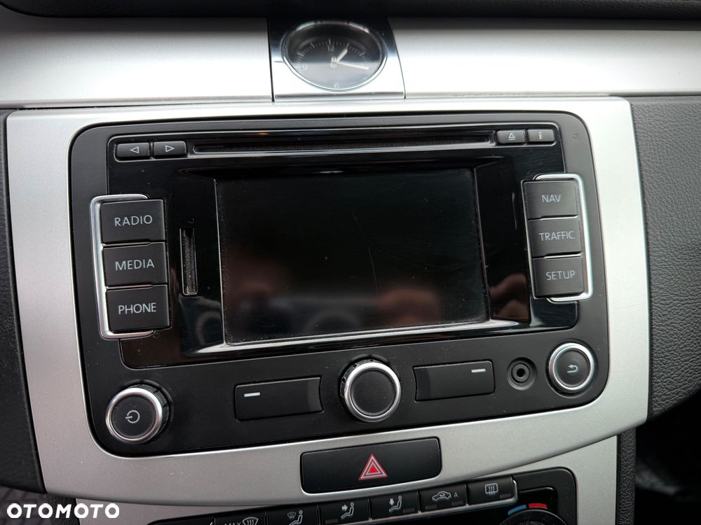 Volkswagen Passat 1.6 TDI DPF BlueMot Trendline - 15