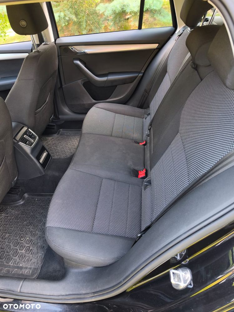 Skoda Octavia 1.6 TDI DPF Ambition - 15