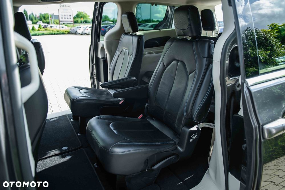 Chrysler Pacifica - 14