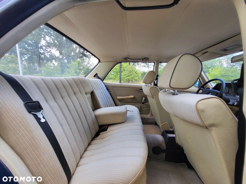 Mercedes-Benz W123 - 13