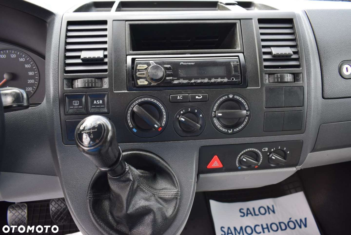 Volkswagen Transporter - 22