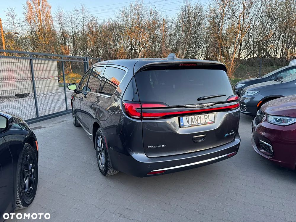 Chrysler Pacifica - 6