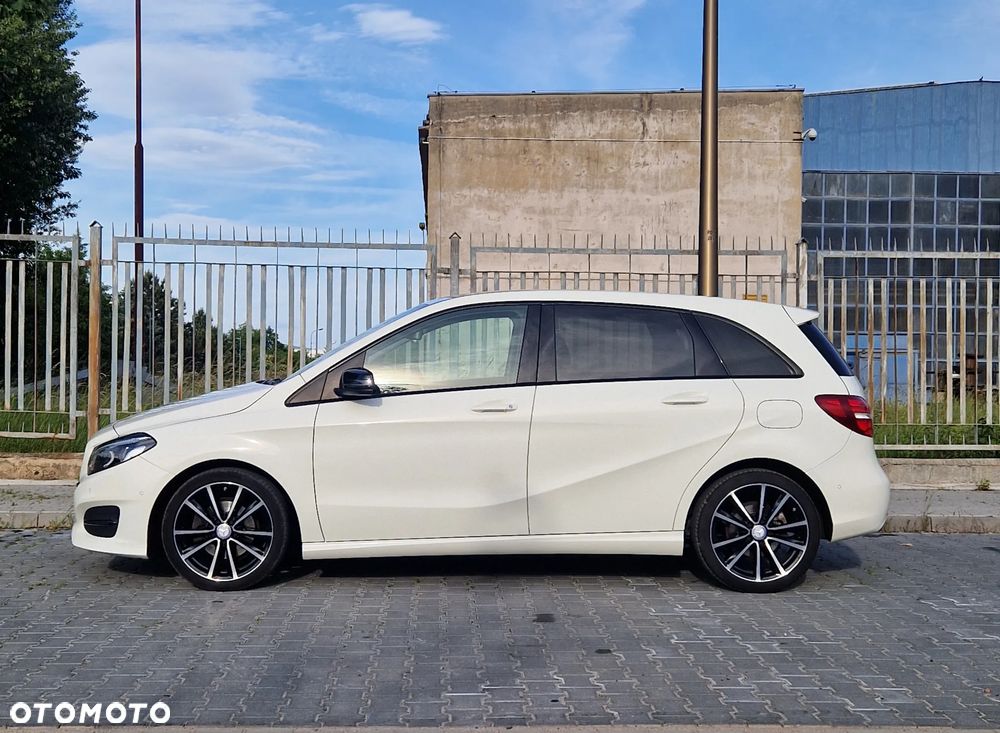 Mercedes-Benz Klasa B 180 UrbanStyle Edition - 12