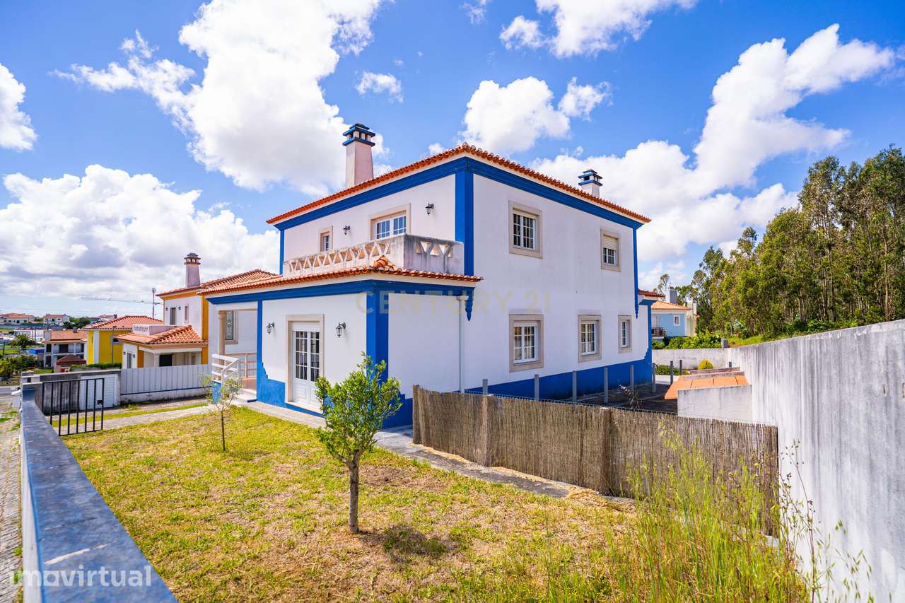Moradia T4 na Vila de Gaeiras, Óbidos - Grande imagem: 4/54