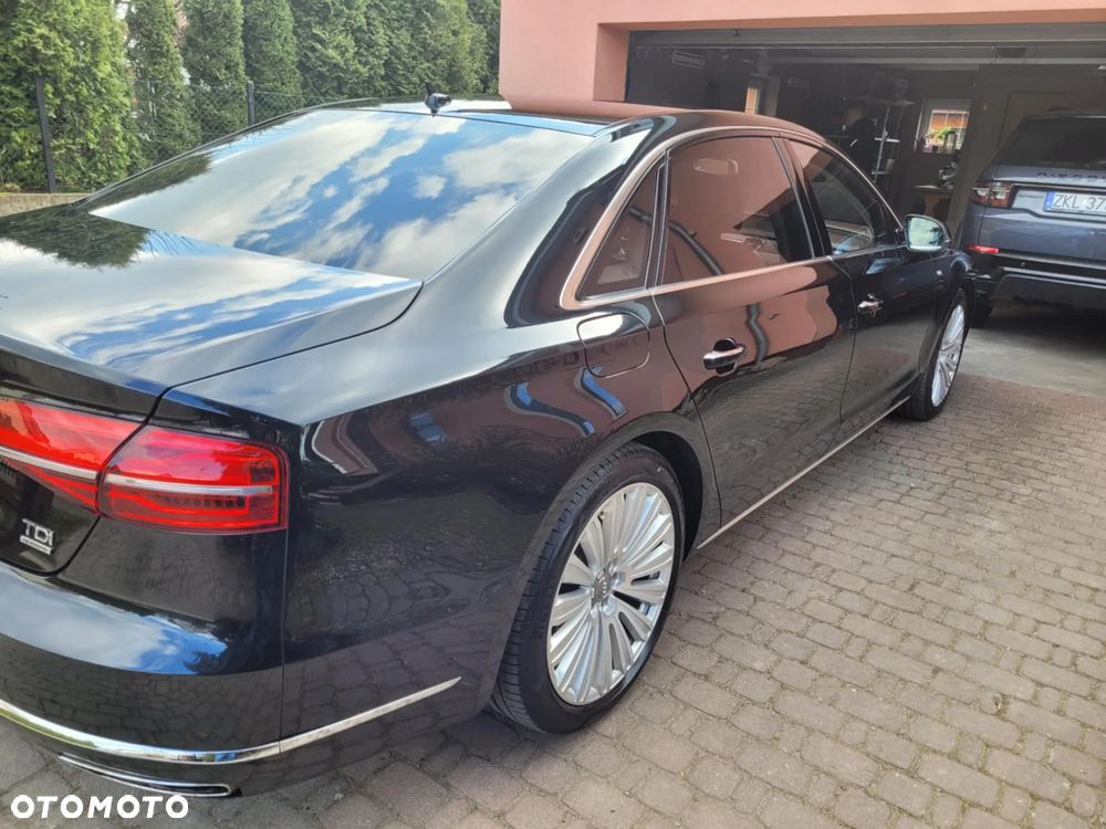 Audi A8 - 4