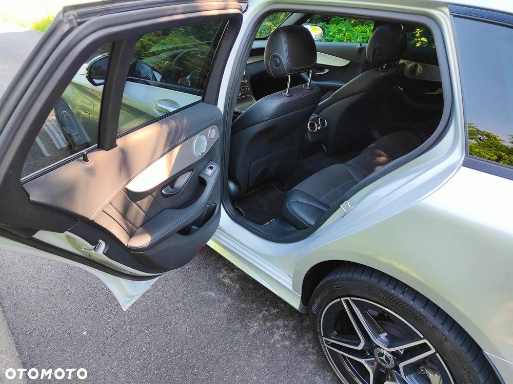 Mercedes-Benz Klasa C 300 de 9G-TRONIC AMG Line - 11