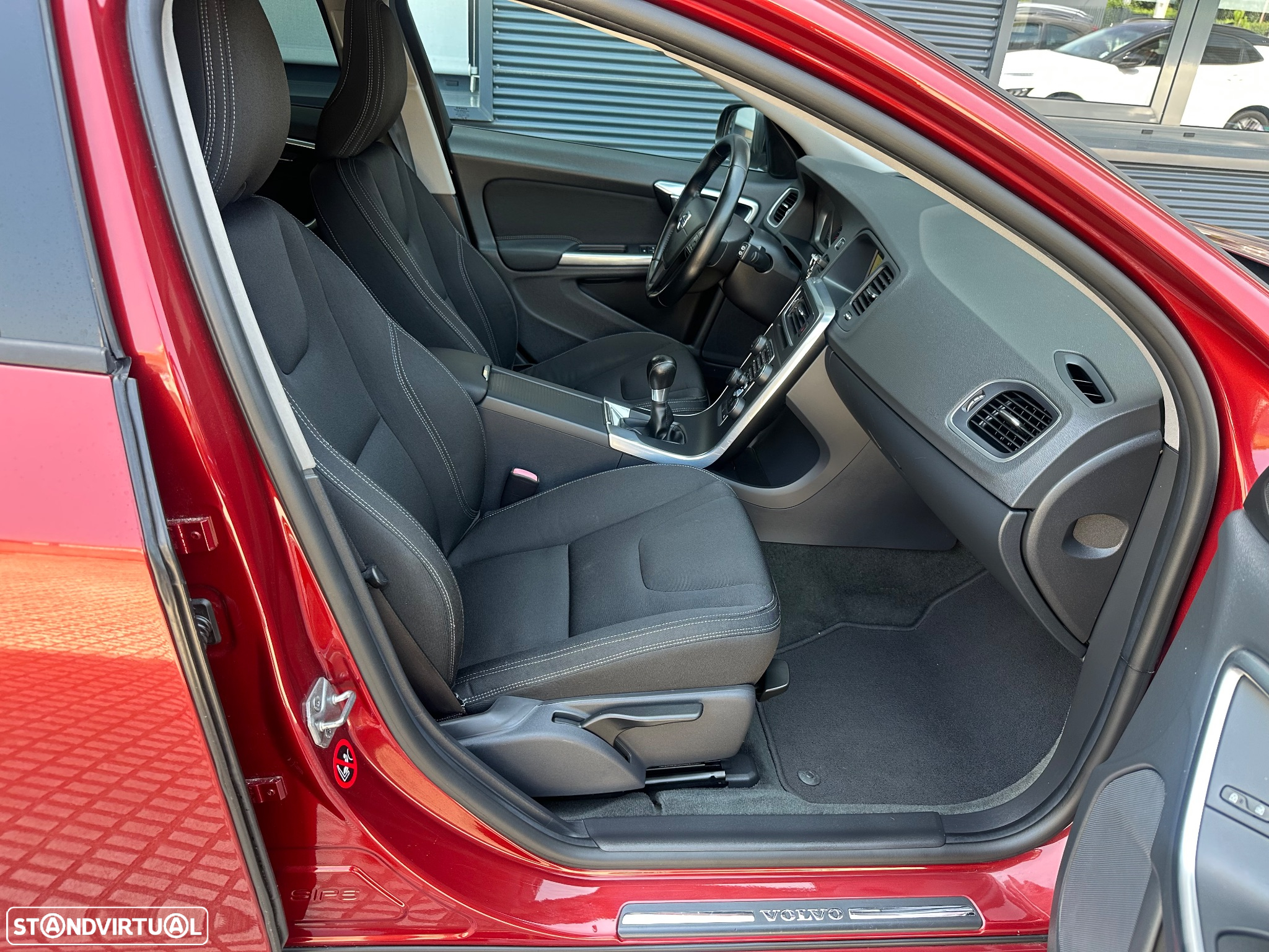 Volvo V60 1.6 D2 Drive Summum Start/Stop - 12
