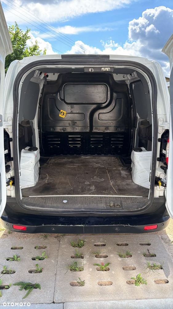 Ford Courier - 8