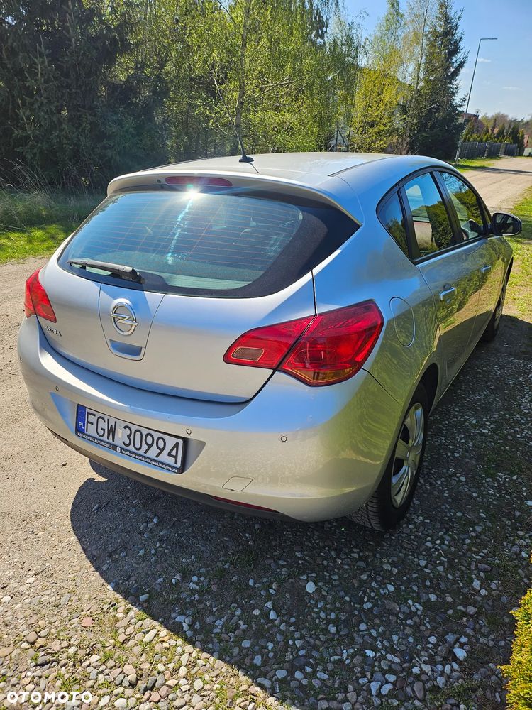 Opel Astra 1.6 Color Edition - 3