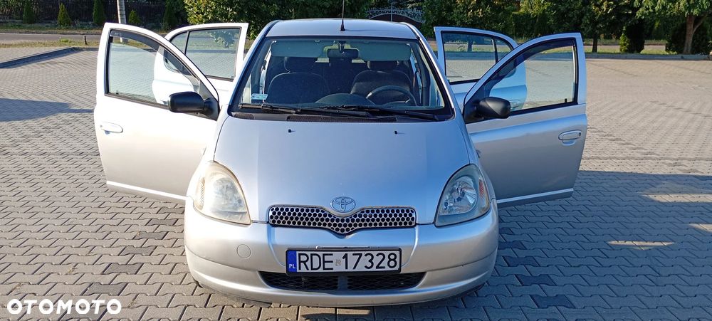 Toyota Yaris - 1