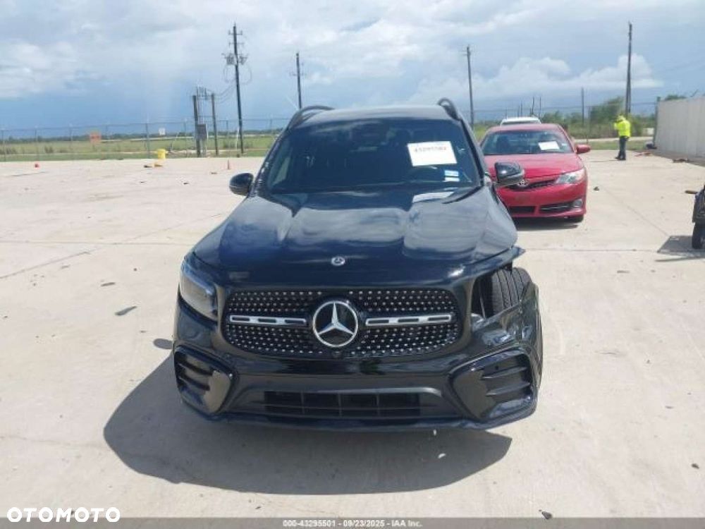 Mercedes-Benz GLB - 2