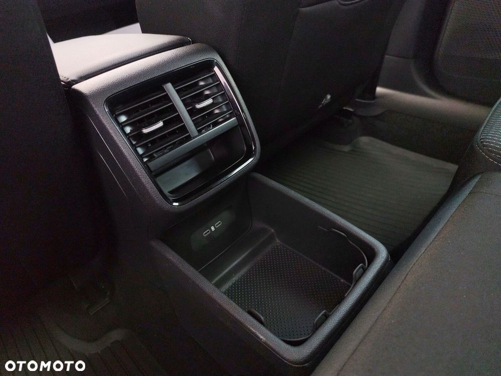 Skoda Octavia 1.5 TSI mHEV Selection DSG - 14