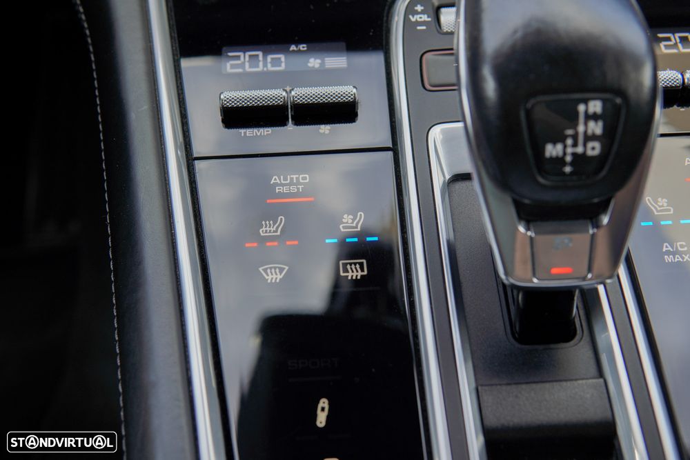 Porsche Panamera 4 E-Hybrid 10 Years Edition - 25