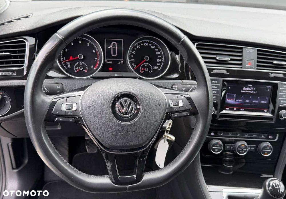 Volkswagen Golf - 17
