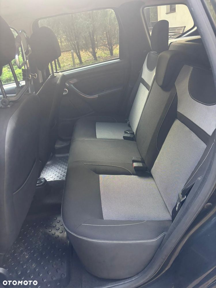 Dacia Duster 1.6 SCe Laureate S&S - 9