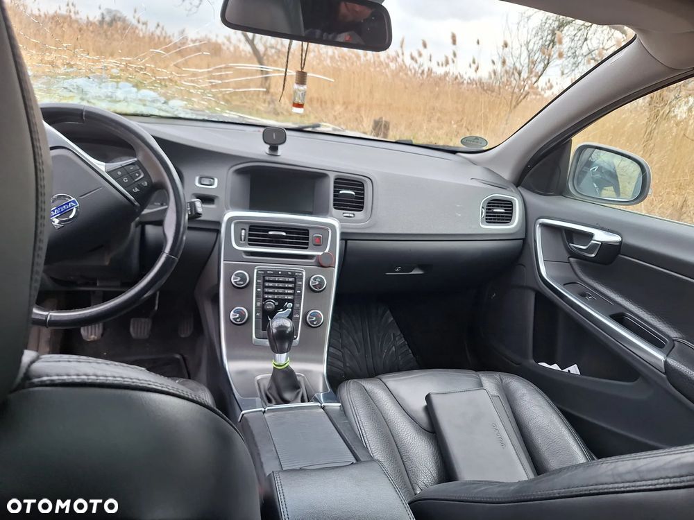 Volvo V60 D3 Summum - 15