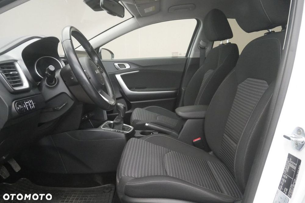 Kia Ceed 1.5 T-GDI M - 12