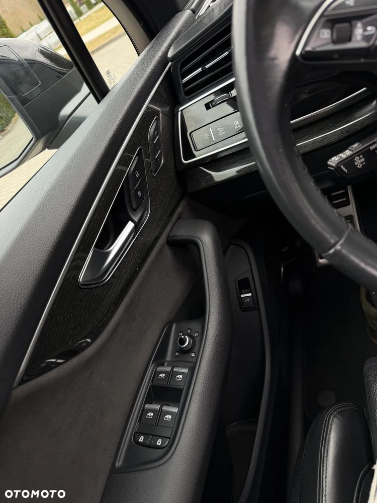 Audi Q7 50 TDI quattro tiptronic S line - 27