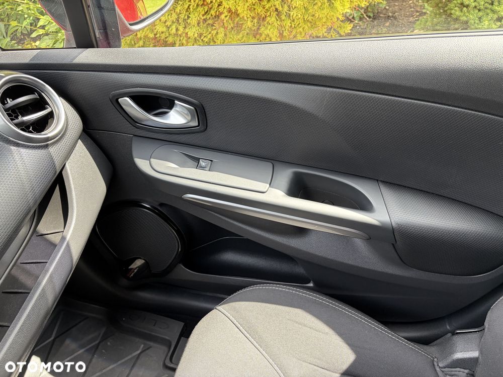 Renault Clio 1.2 16V Limited - 12