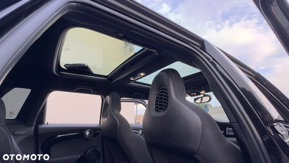 MINI Cooper John Works Trim - 26