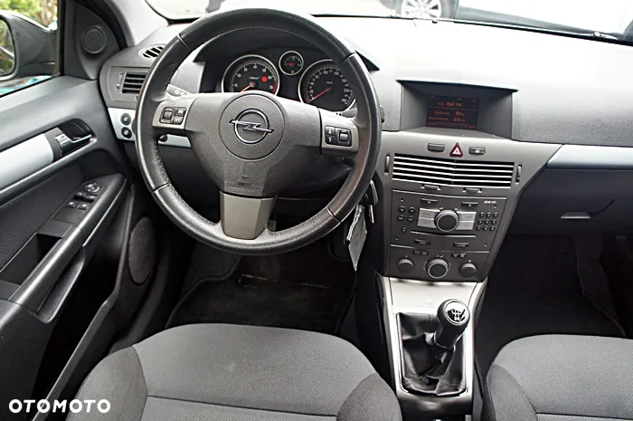 Opel Astra GTC 1.6 - 17
