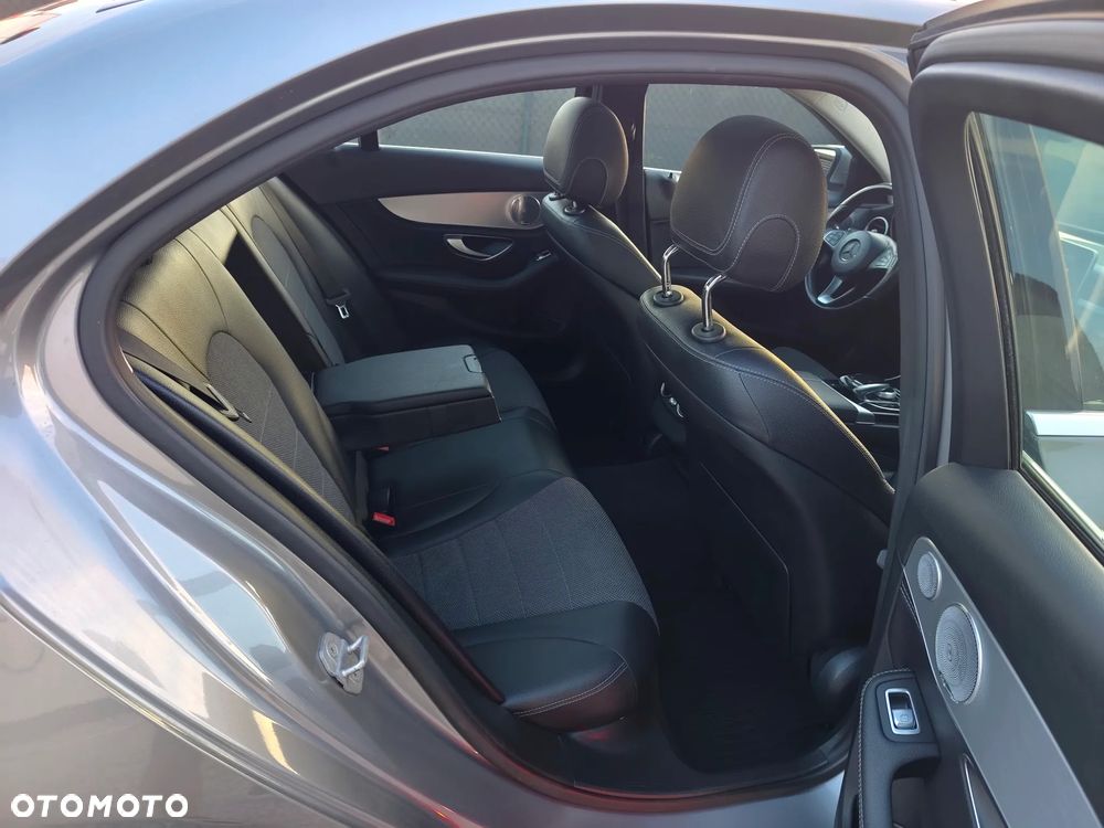 Mercedes-Benz Klasa C 250 7G-TRONIC Avantgarde - 17