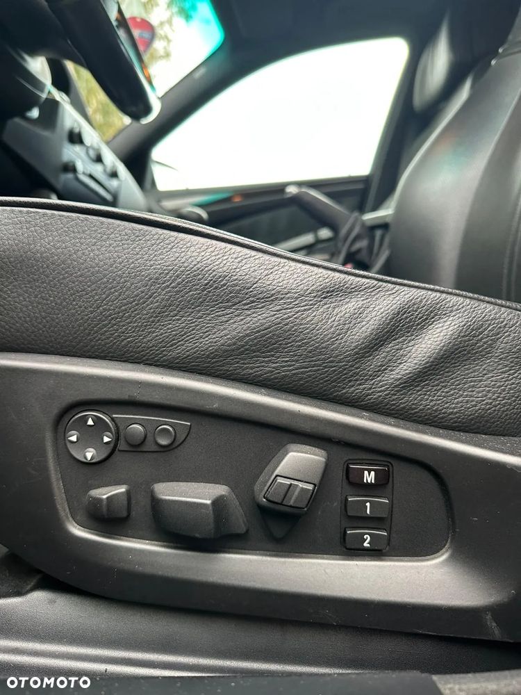 BMW Seria 5 550i - 21