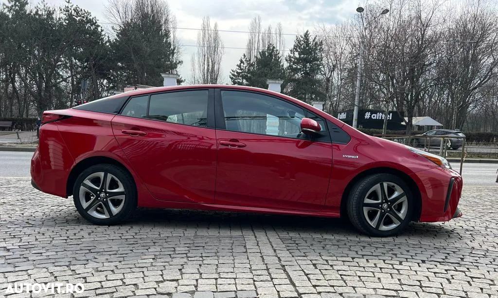 Toyota Prius Hybrid Executive - 2