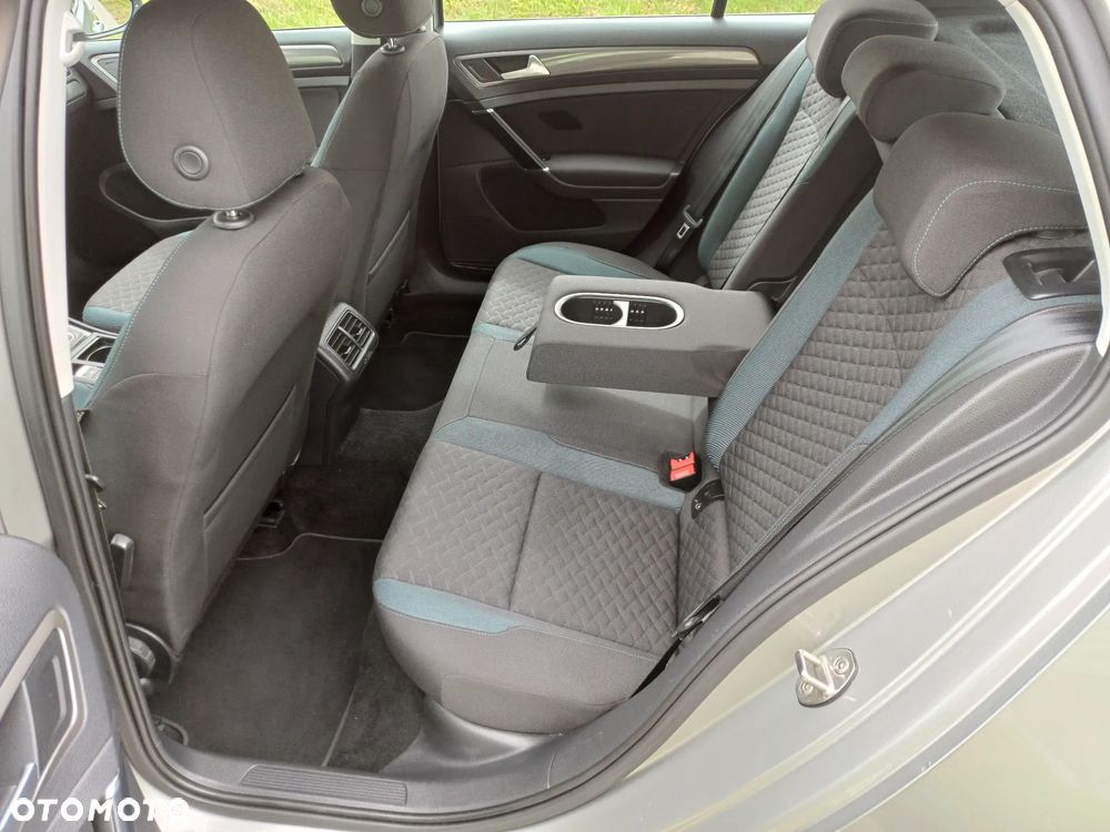 Volkswagen Golf - 15