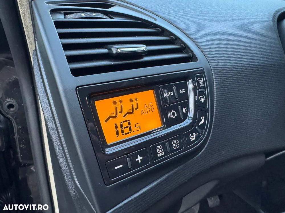 Citroën C4 Grand Picasso 2.0 HDi FAP EGS6 (7-Sitzer) Exclusive - 24