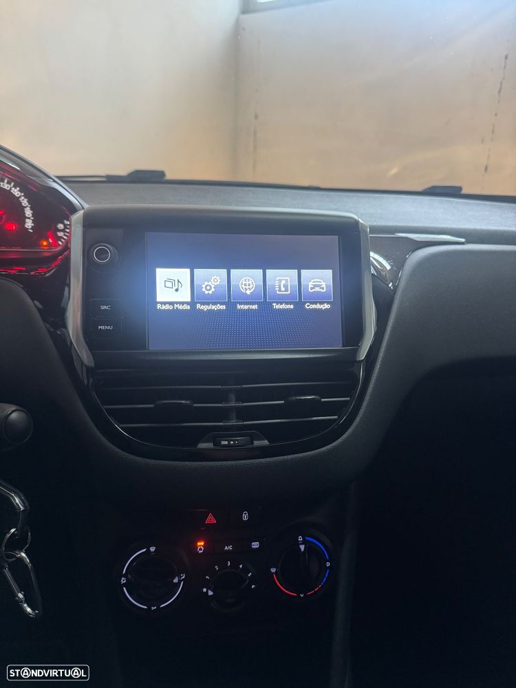 Peugeot 208 1.2 PureTech Style - 6