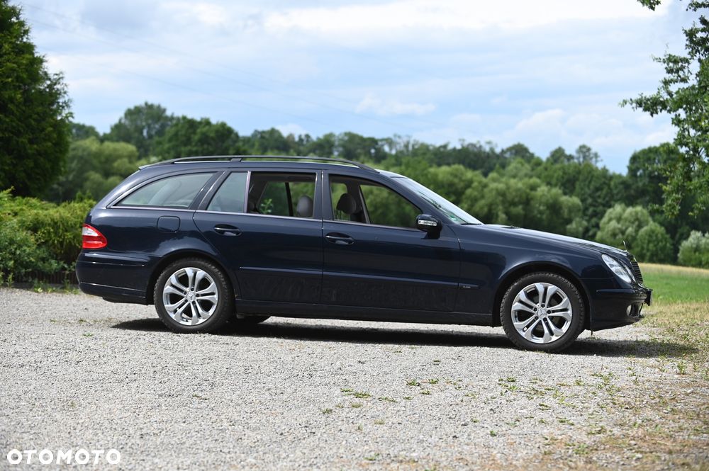 Mercedes-Benz Klasa E 240 T Classic - 8