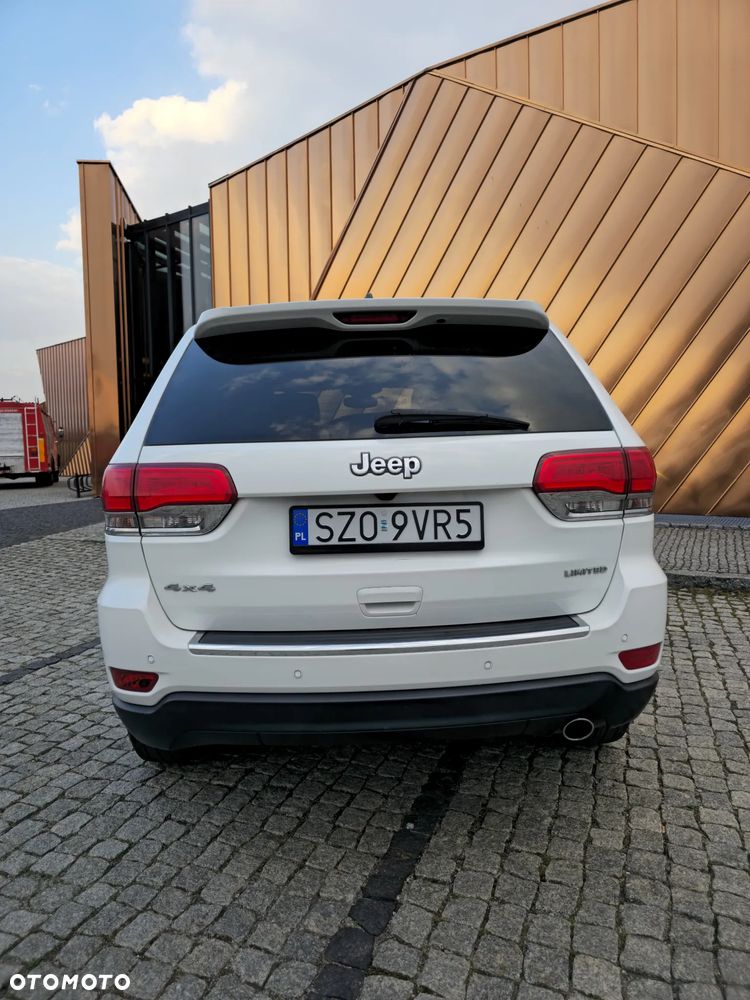 Jeep Grand Cherokee - 16