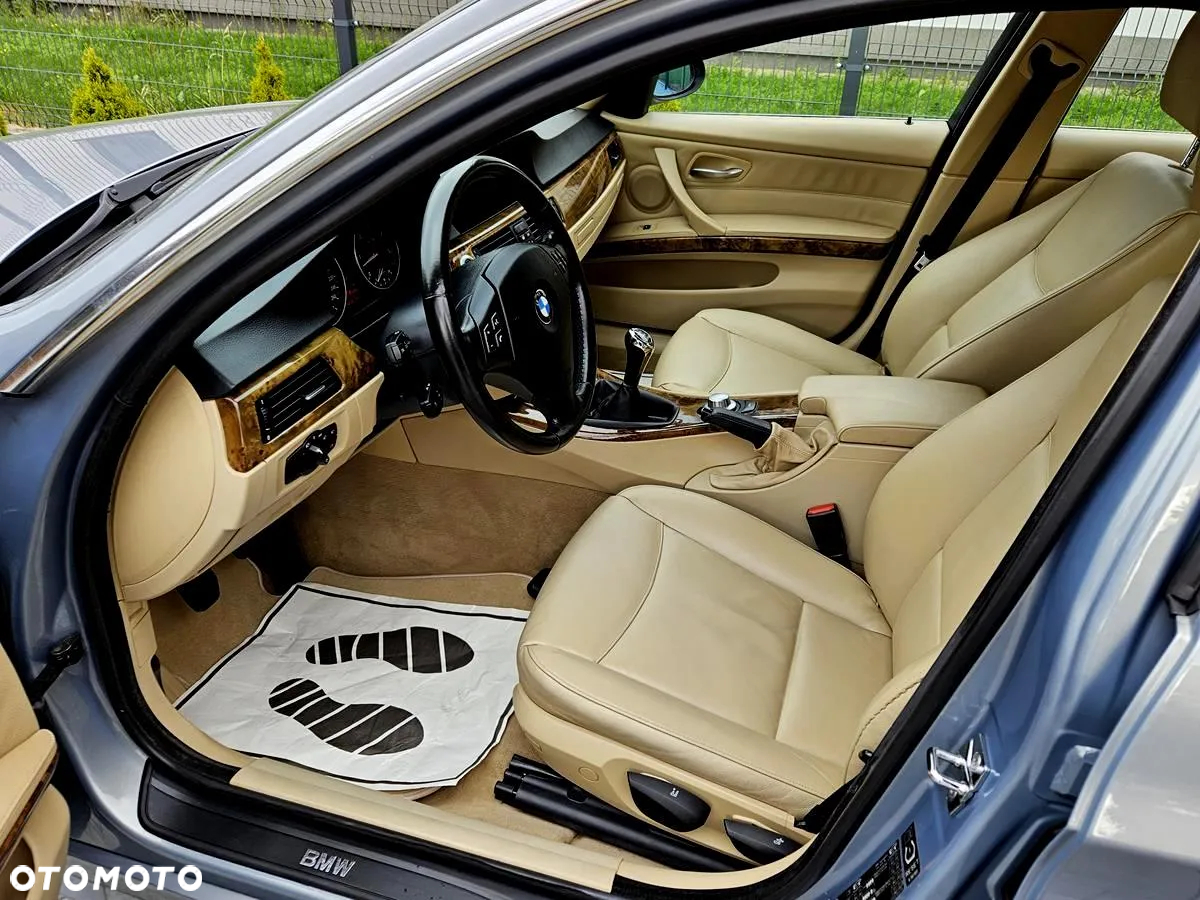 BMW Seria 3 330xd DPF Touring - 20