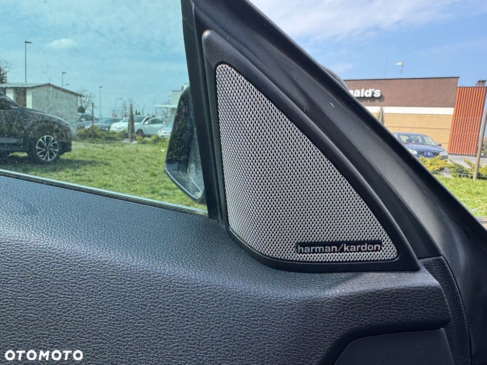 Mercedes-Benz Klasa E - 23