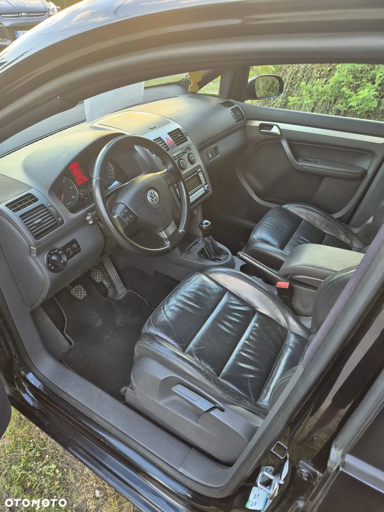 Volkswagen Touran 2.0 TDI DPF Goal - 12