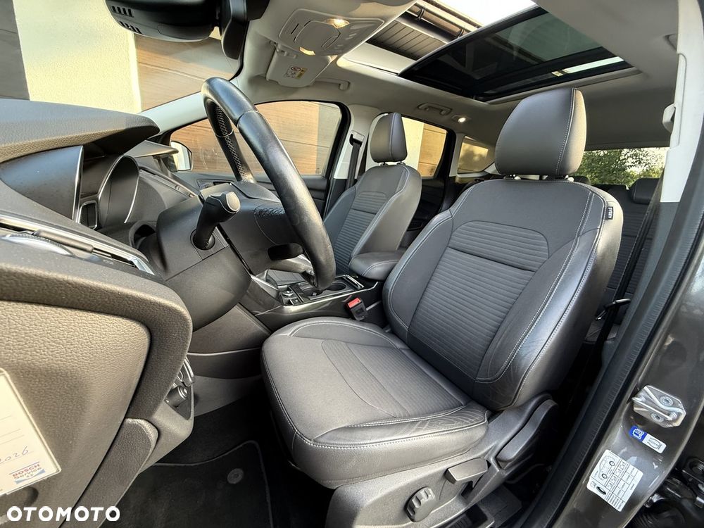 Ford Kuga 1.5 EcoBoost 2x4 ST-Line - 15