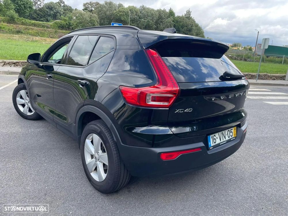 Volvo XC 40 2.0 D3 - 12