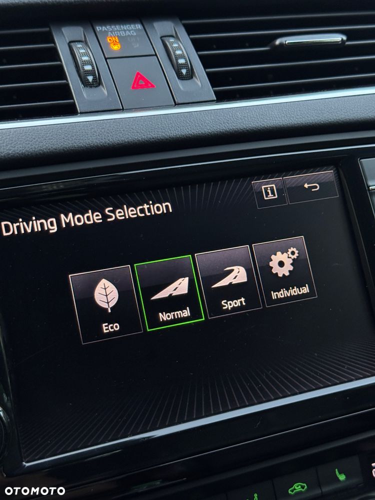 Skoda Octavia 2.0 TSI RS DSG - 40
